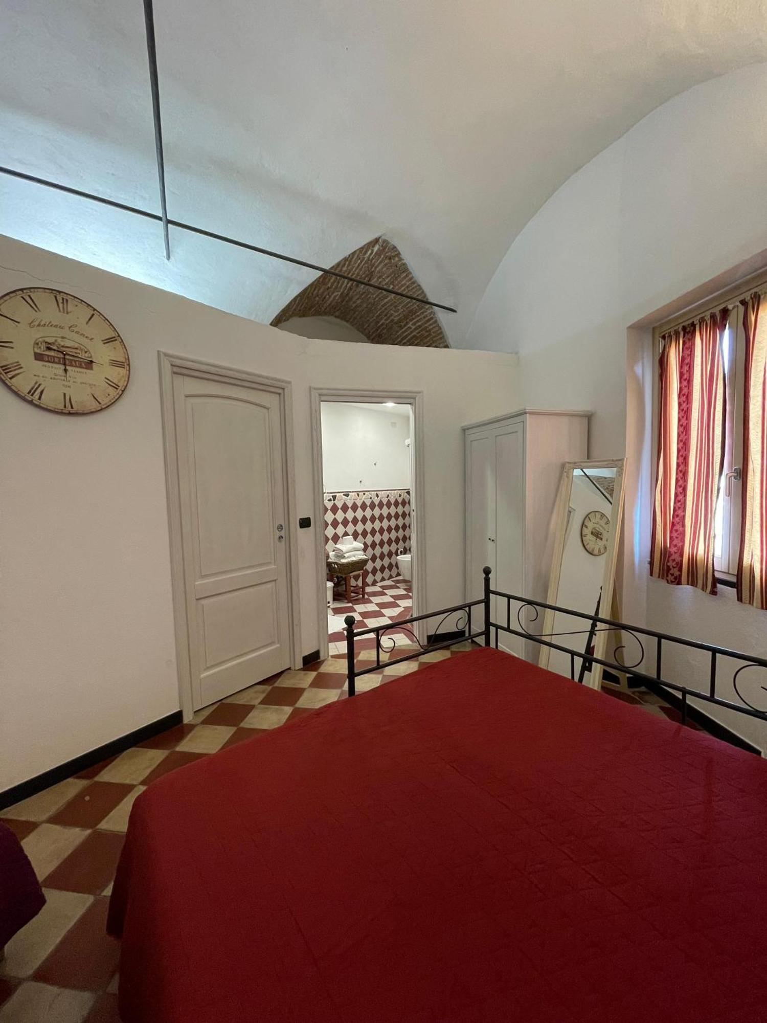 Ca' Du Batan Bed and Breakfast Spotorno Δωμάτιο φωτογραφία