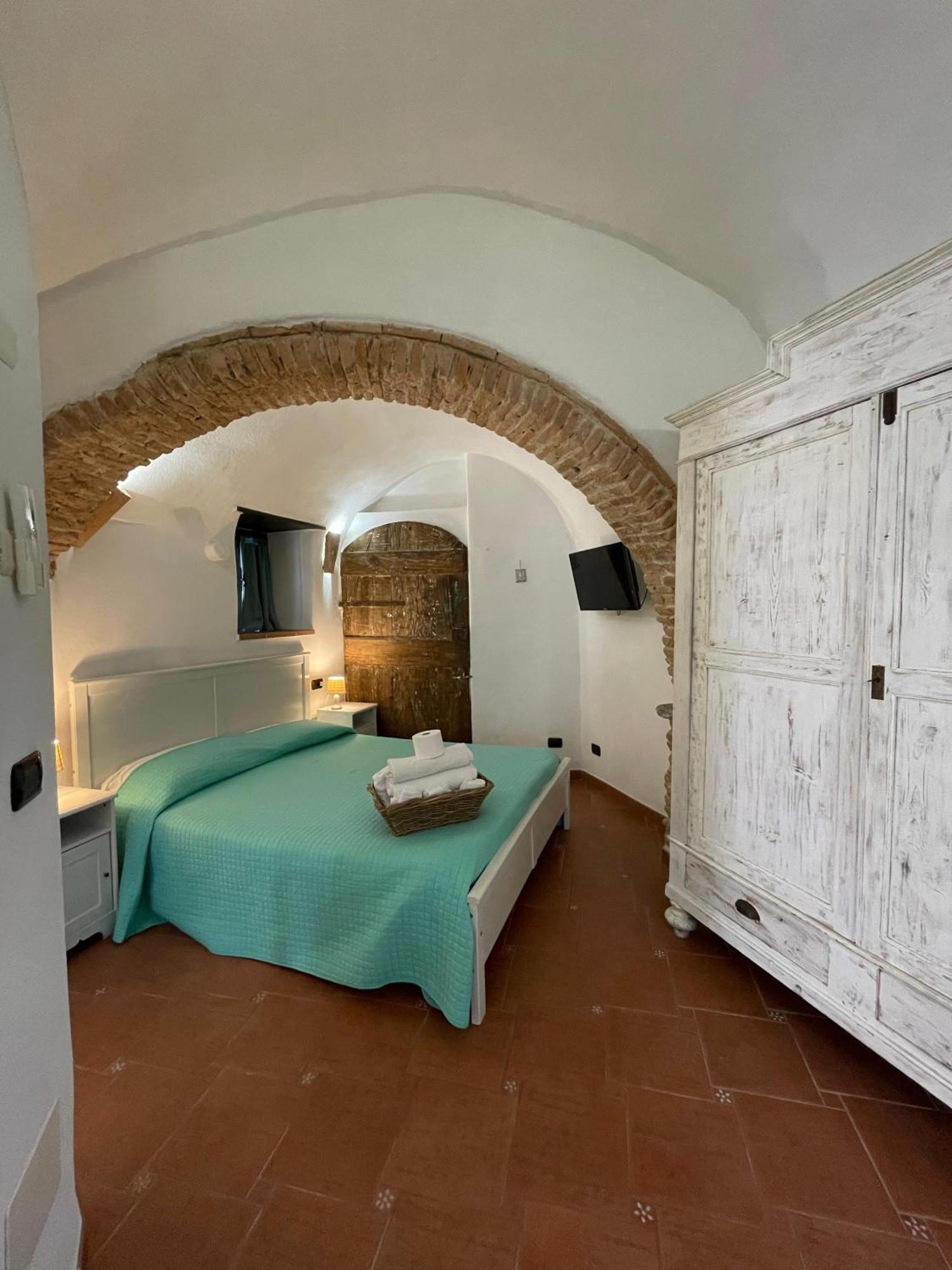 Ca' Du Batan Bed and Breakfast Spotorno Δωμάτιο φωτογραφία