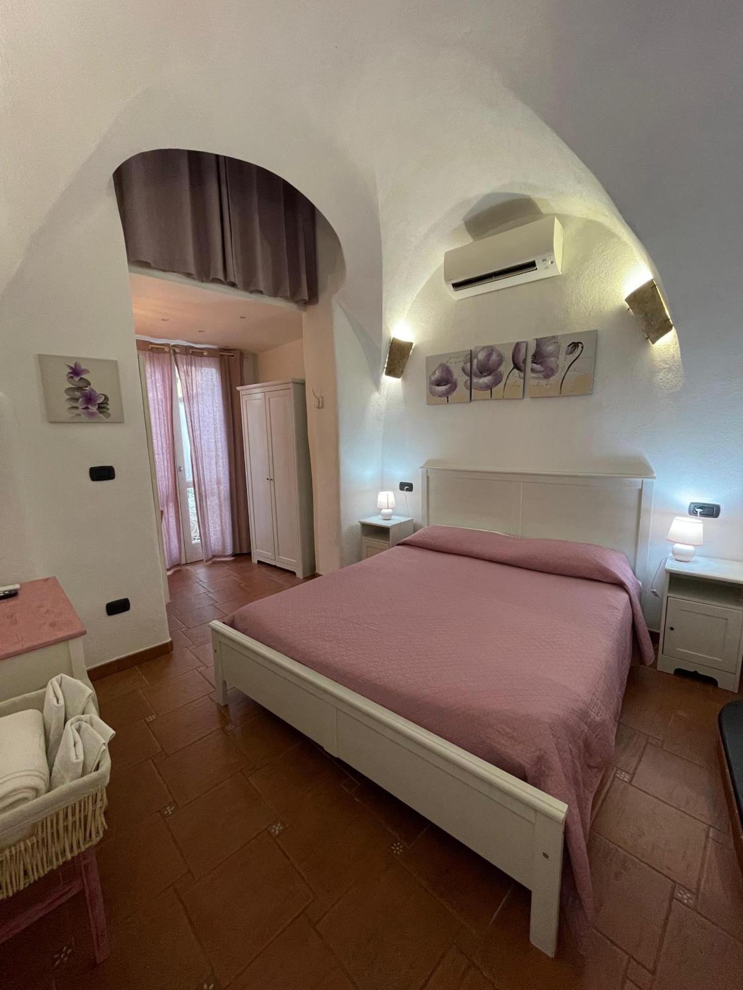 Ca' Du Batan Bed and Breakfast Spotorno Δωμάτιο φωτογραφία